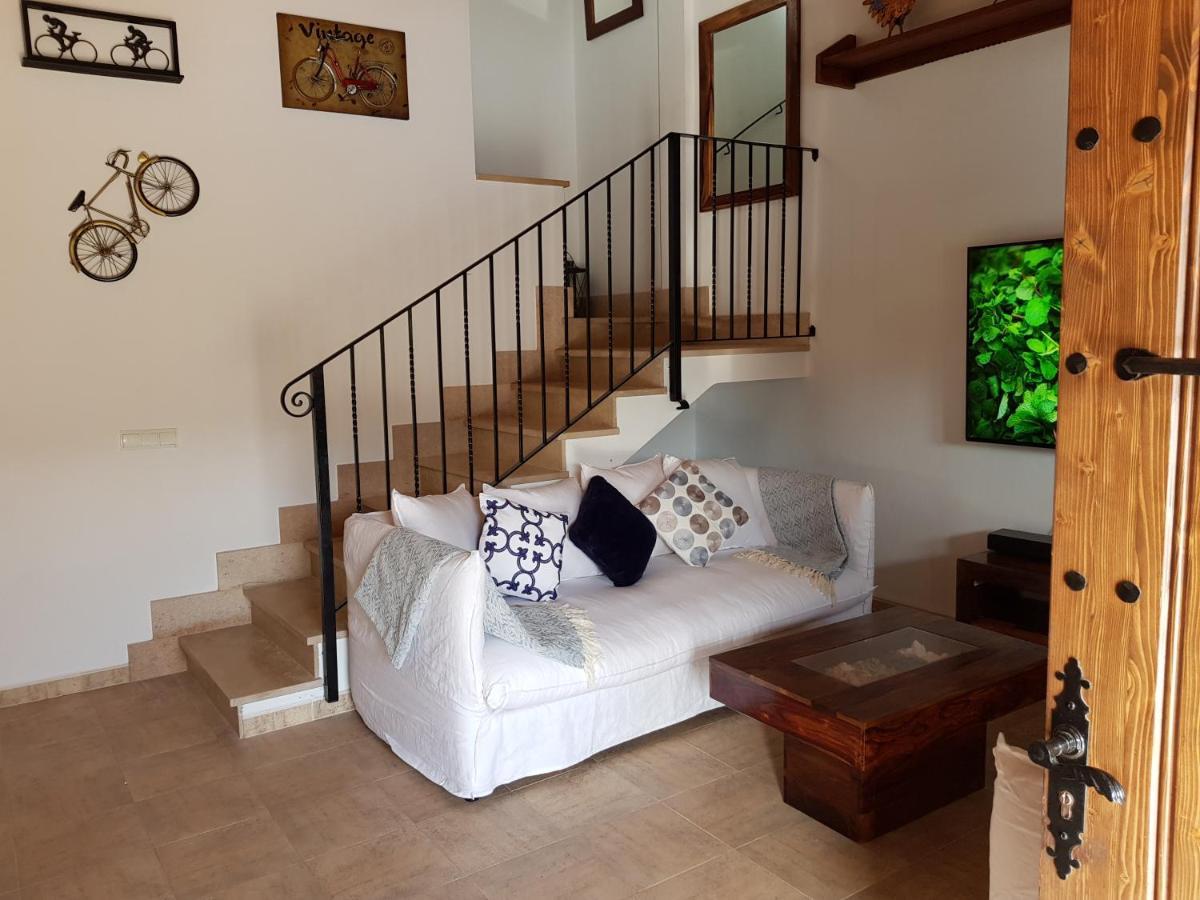 Villa Milagro - 3 Bedroom Finca Style Villa With Pool Near Golf Course/Beaches - Air Cond. 波连斯萨 外观 照片